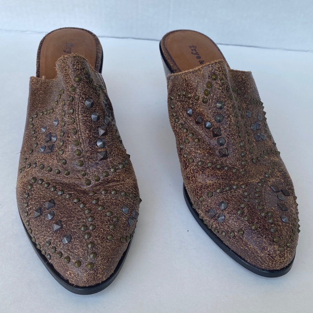 Frye & Co Distressed Leather Stud Mules Phoenix Size 8 Pointed Toe Block Heel